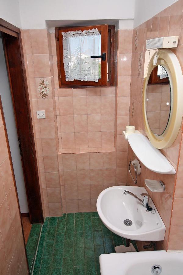 Apartment Supetarska Draga - Donja 5030A Экстерьер фото